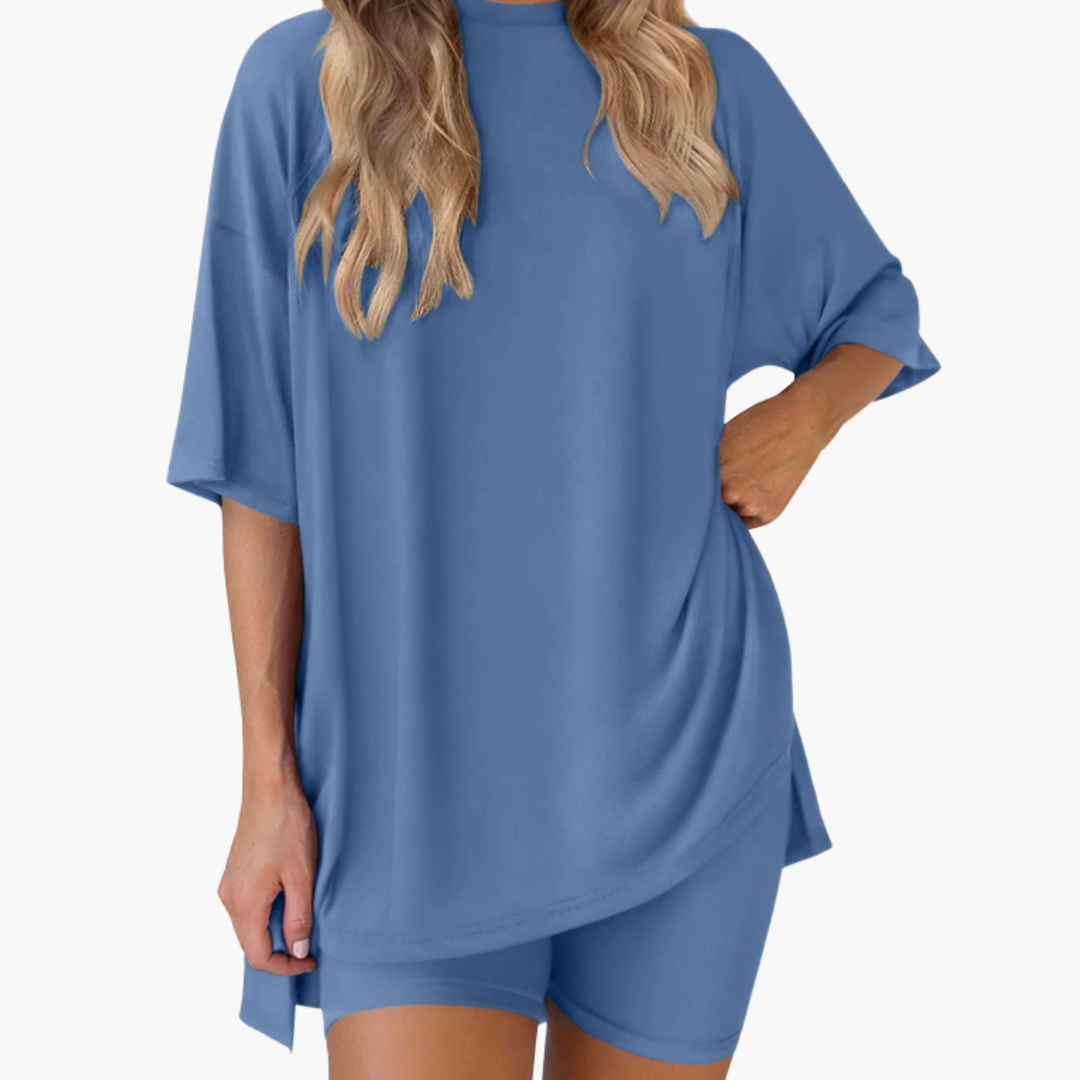 Completo sportivo donna con top a collo a V e pantaloncini larghi