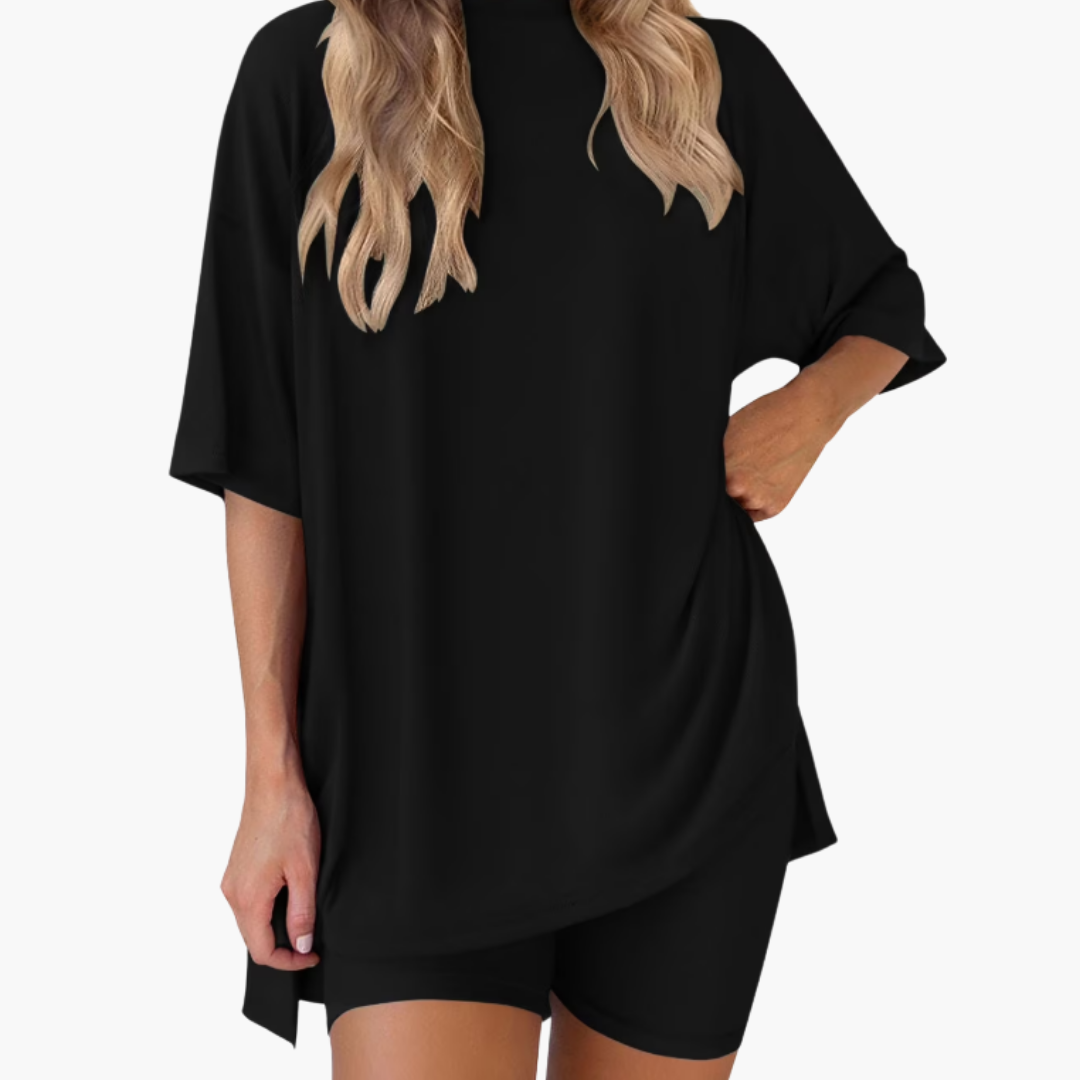 Completo sportivo donna con top a collo a V e pantaloncini larghi