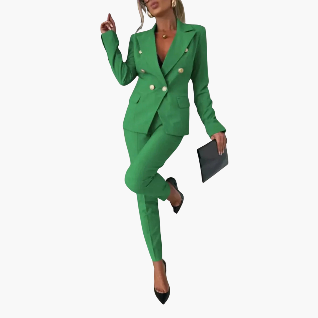Ensemble tailleur femme avec veste à boutons et pantalon droit