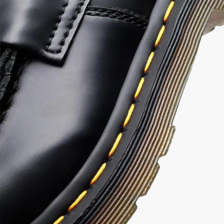 Mocassins en cuir noir pour homme avec glands