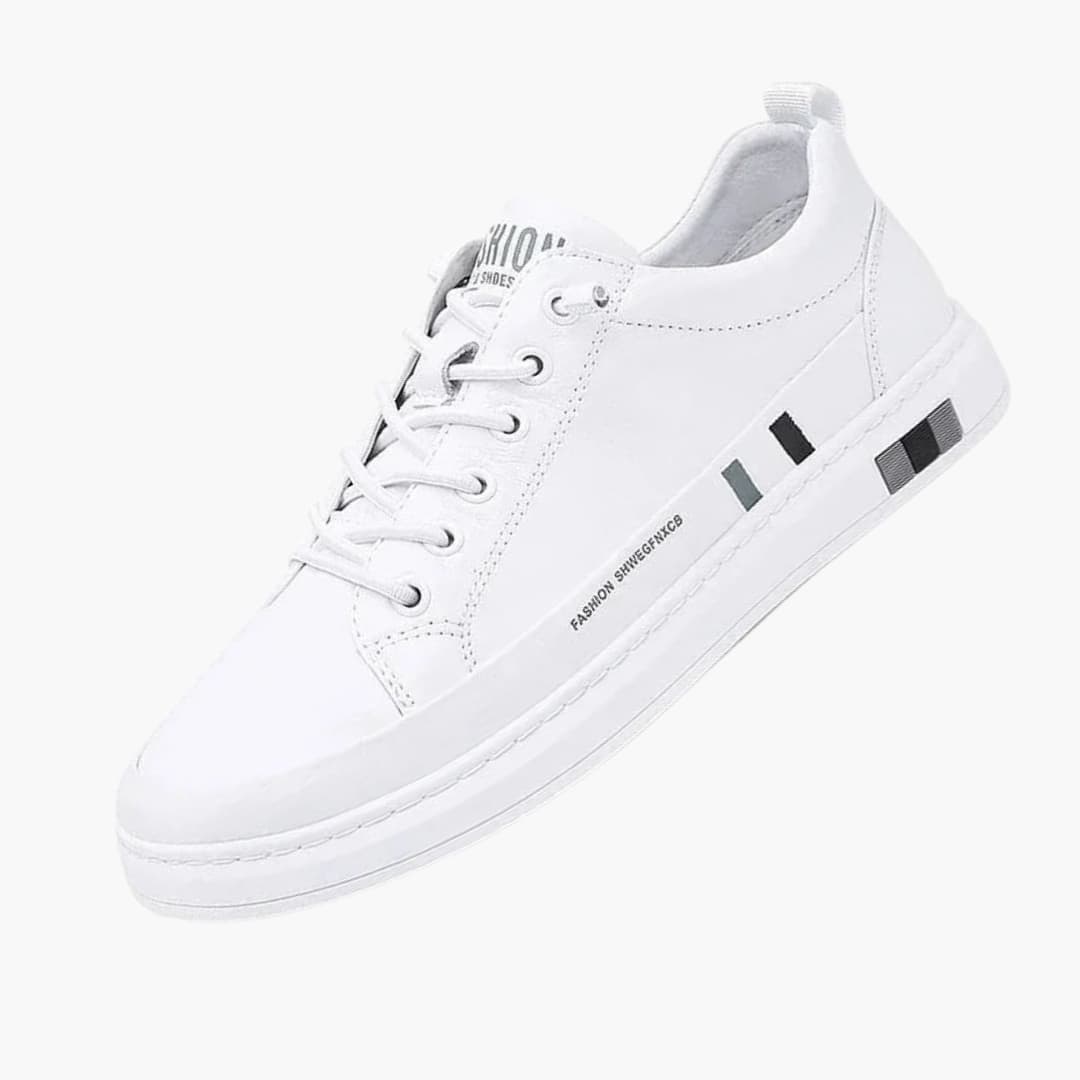 Baskets homme à lacets et semelle plate