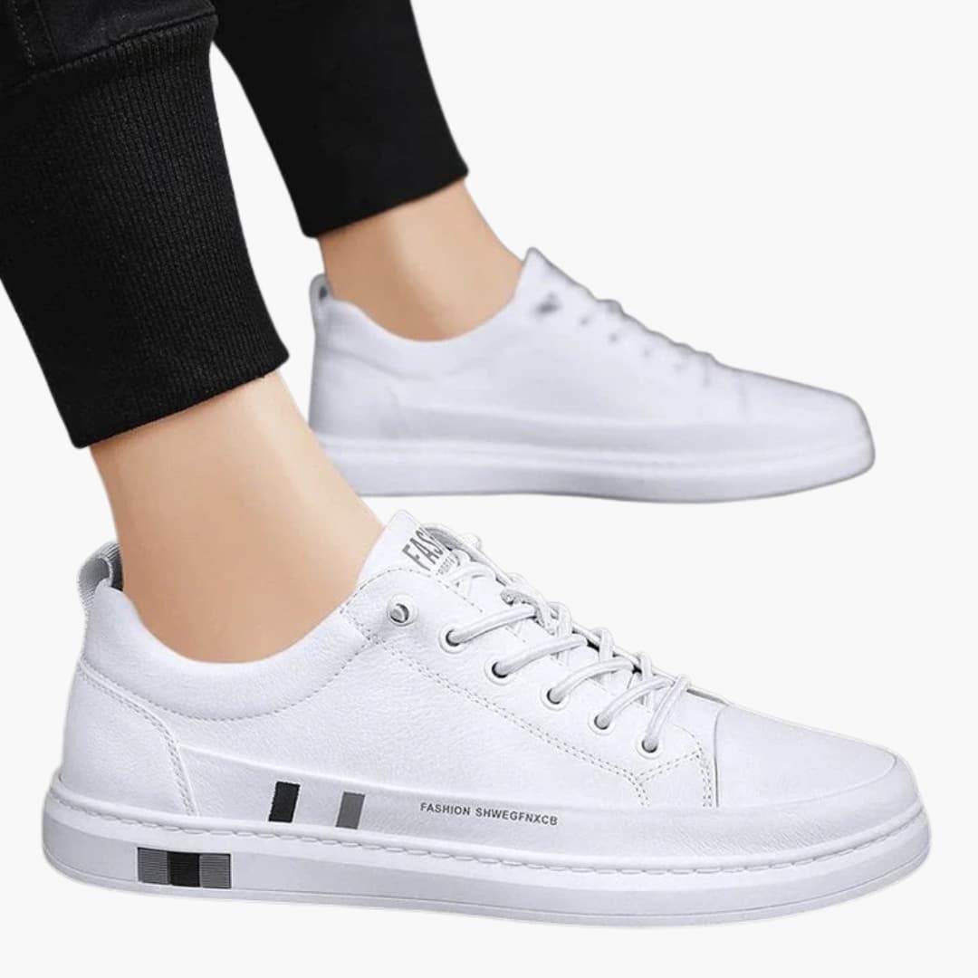 Baskets homme à lacets et semelle plate