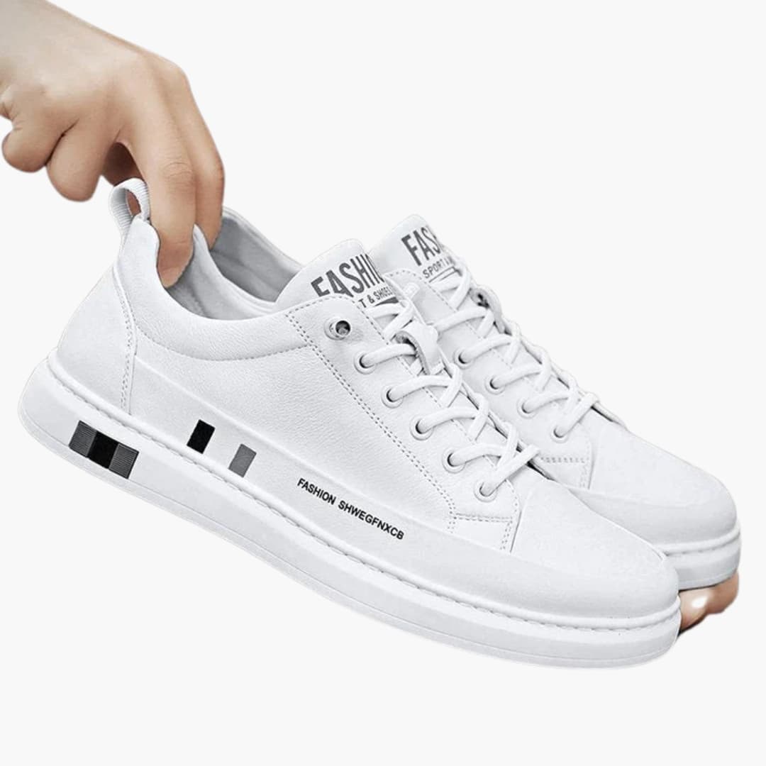 Baskets homme à lacets et semelle plate