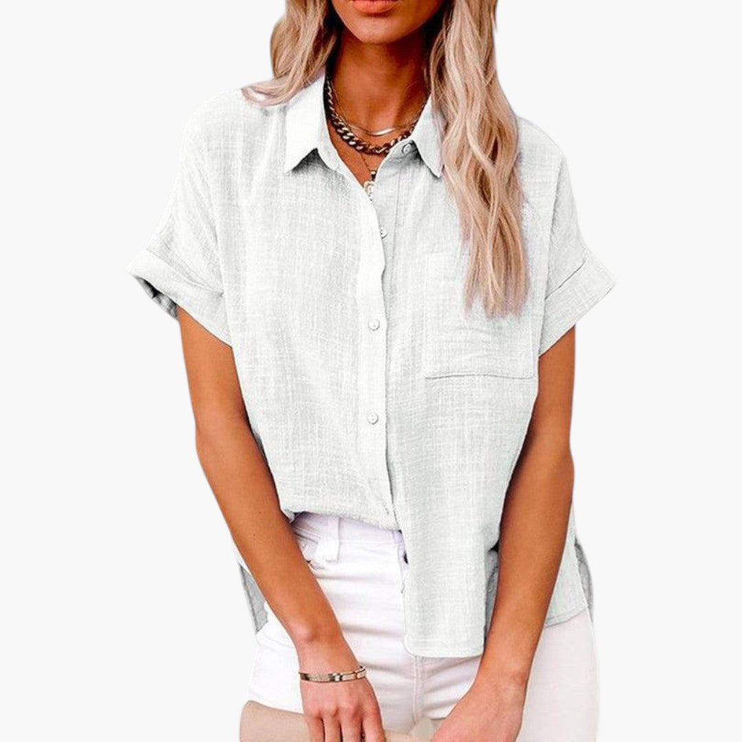 Women's blouse with classic collar and short sleeves
