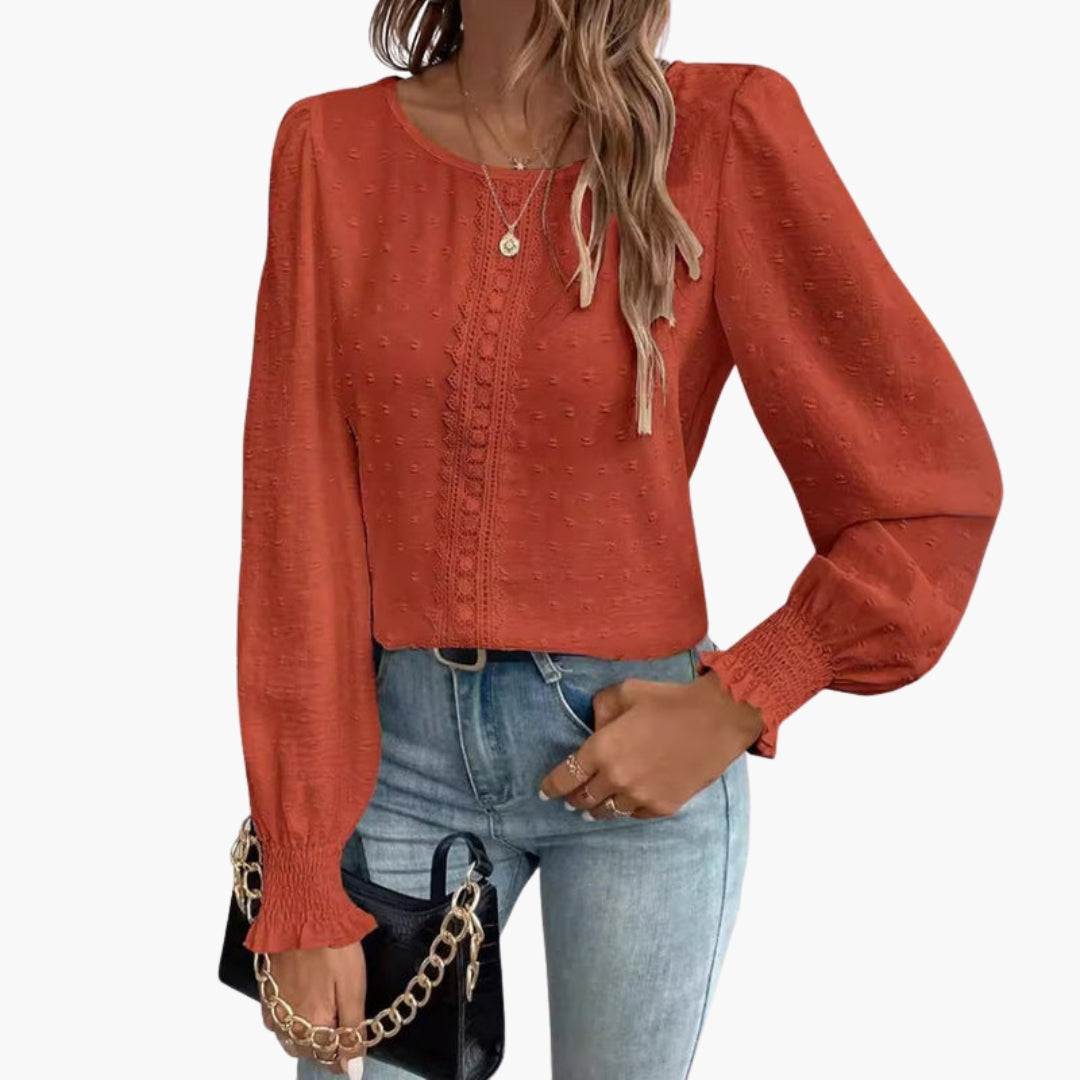 Camicia donna con scollo rotondo e dettaglio ricamato