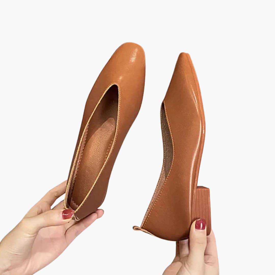 Chaussures à talons bas pour femmes bout pointu et modèle à enfiler