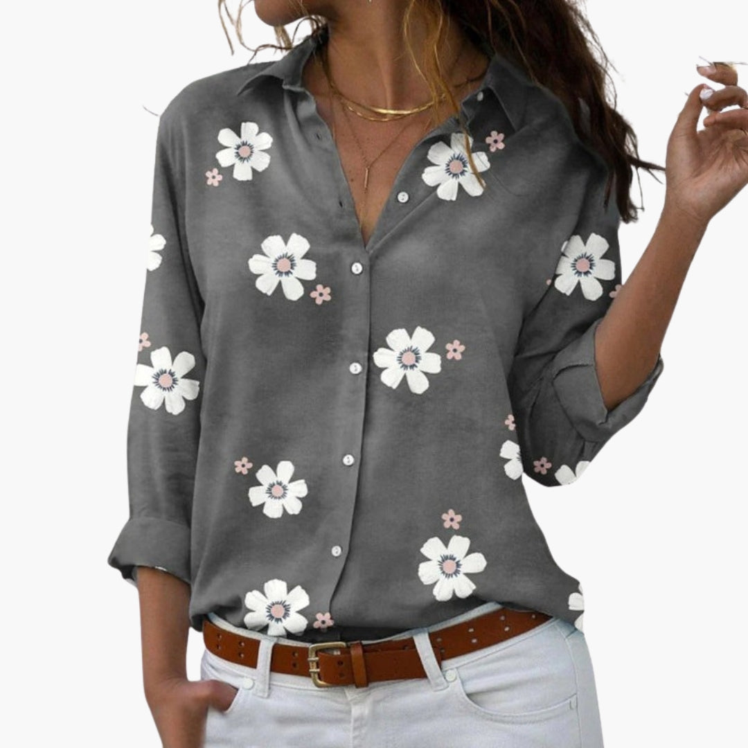 Camisa de mulher com fecho de botões e padrão floral