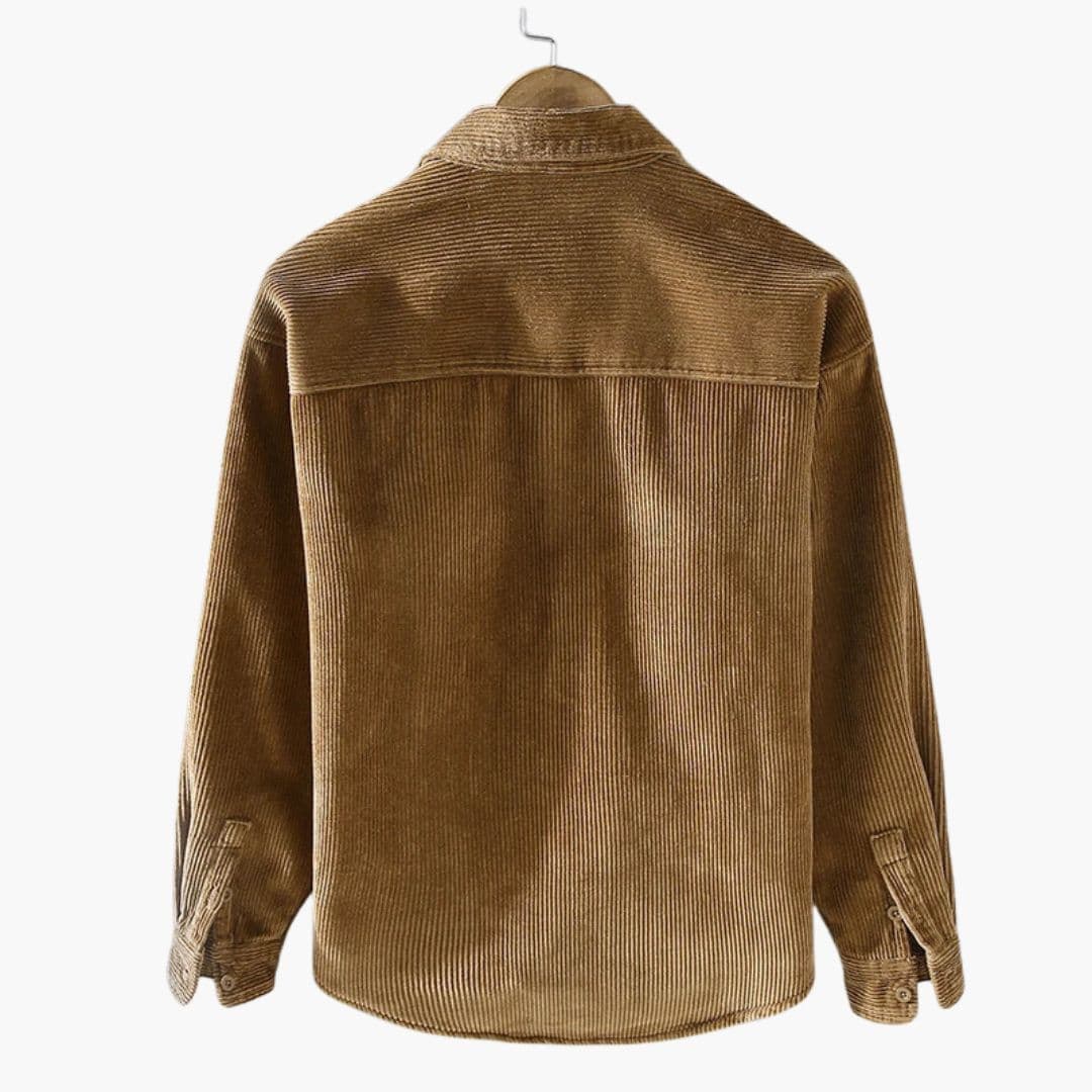 Chemise homme à boutons et poches poitrine