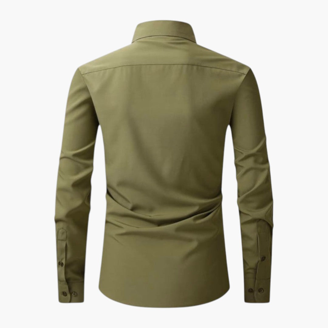 Chemise homme avec poche poitrine et patte de boutonnage