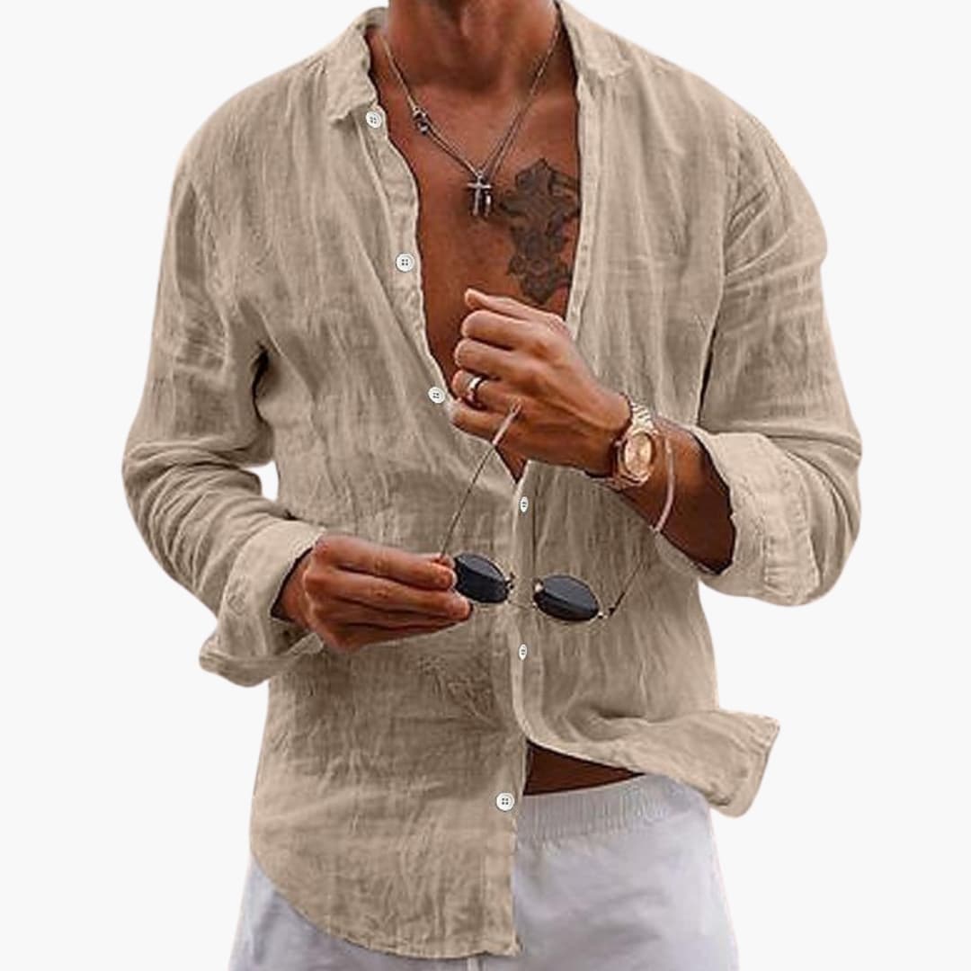 Chemise homme unie à manches longues avec col revers et fermeture boutonnée