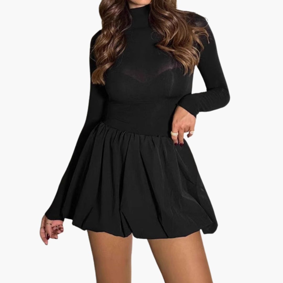 Tuta corta da donna con scollo alto