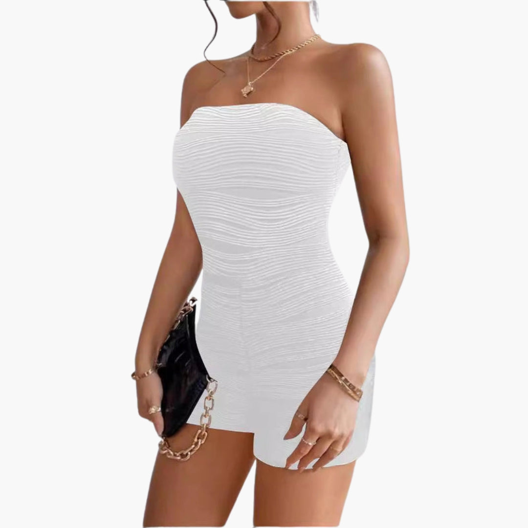 Combinaison short femme sans bretelles à texture froncée