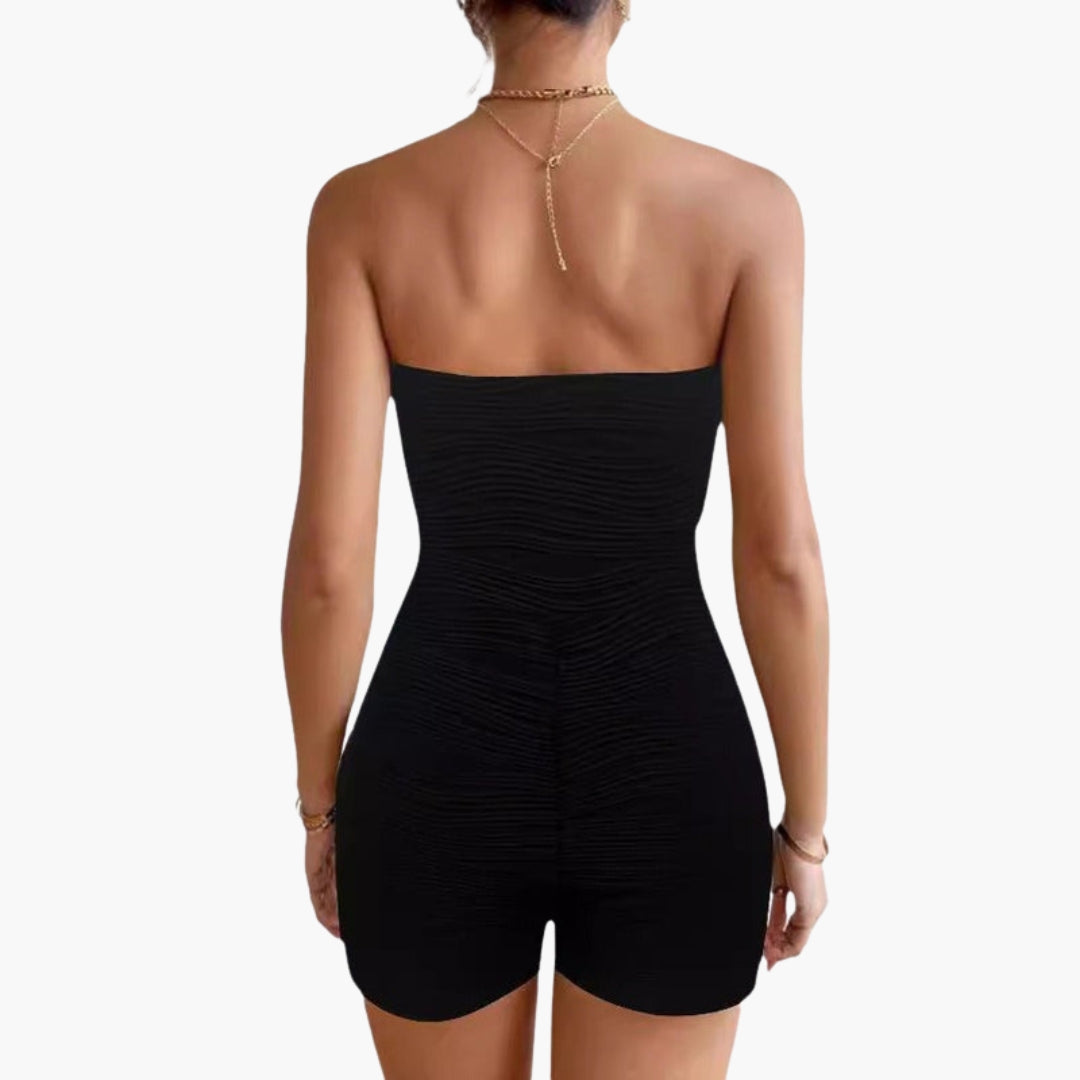 Combinaison short femme sans bretelles à texture froncée