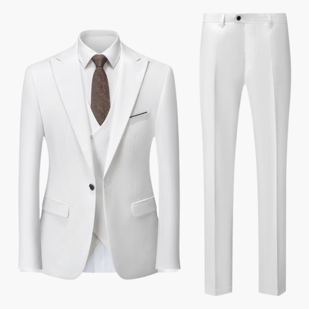 Costume uomo tre pezzi con rever dentellato e pantalone taglio aderente