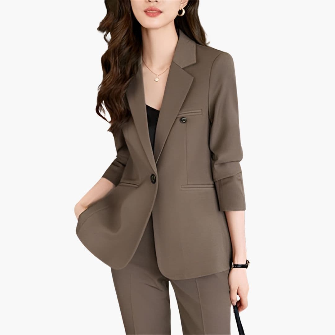 Costume femme avec veste à revers