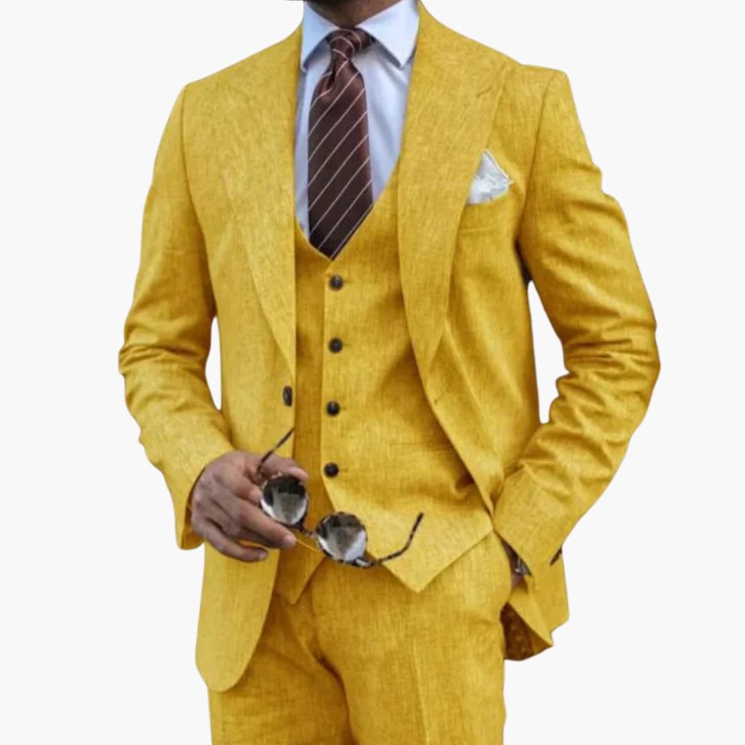 Costume trois pièces pour homme couleur moutarde, coupe ajustée