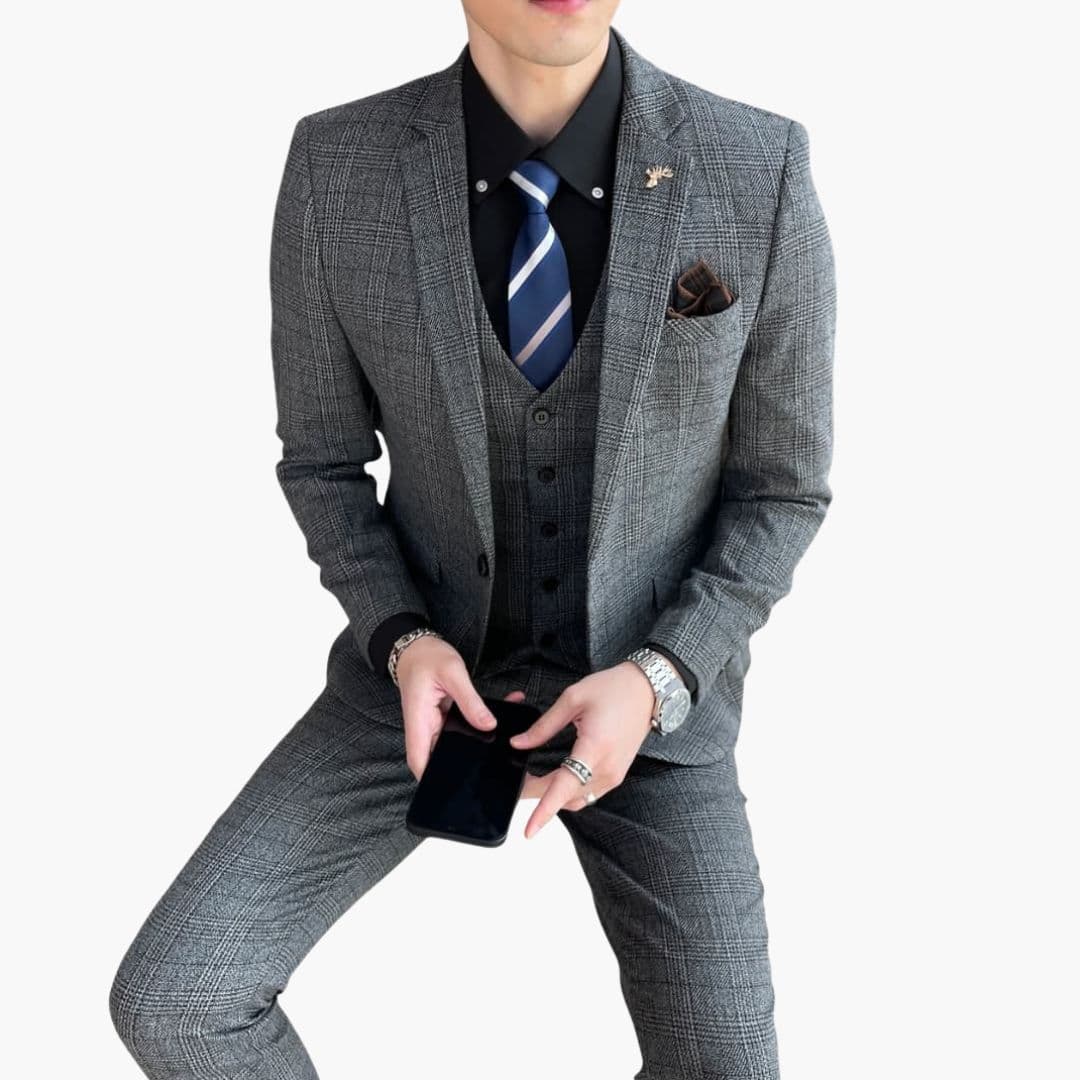 Costume homme trois pièces avec veste et gilet