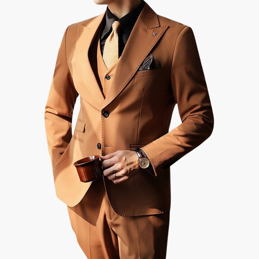 Costume trois pièces pour homme avec veste à col cranté