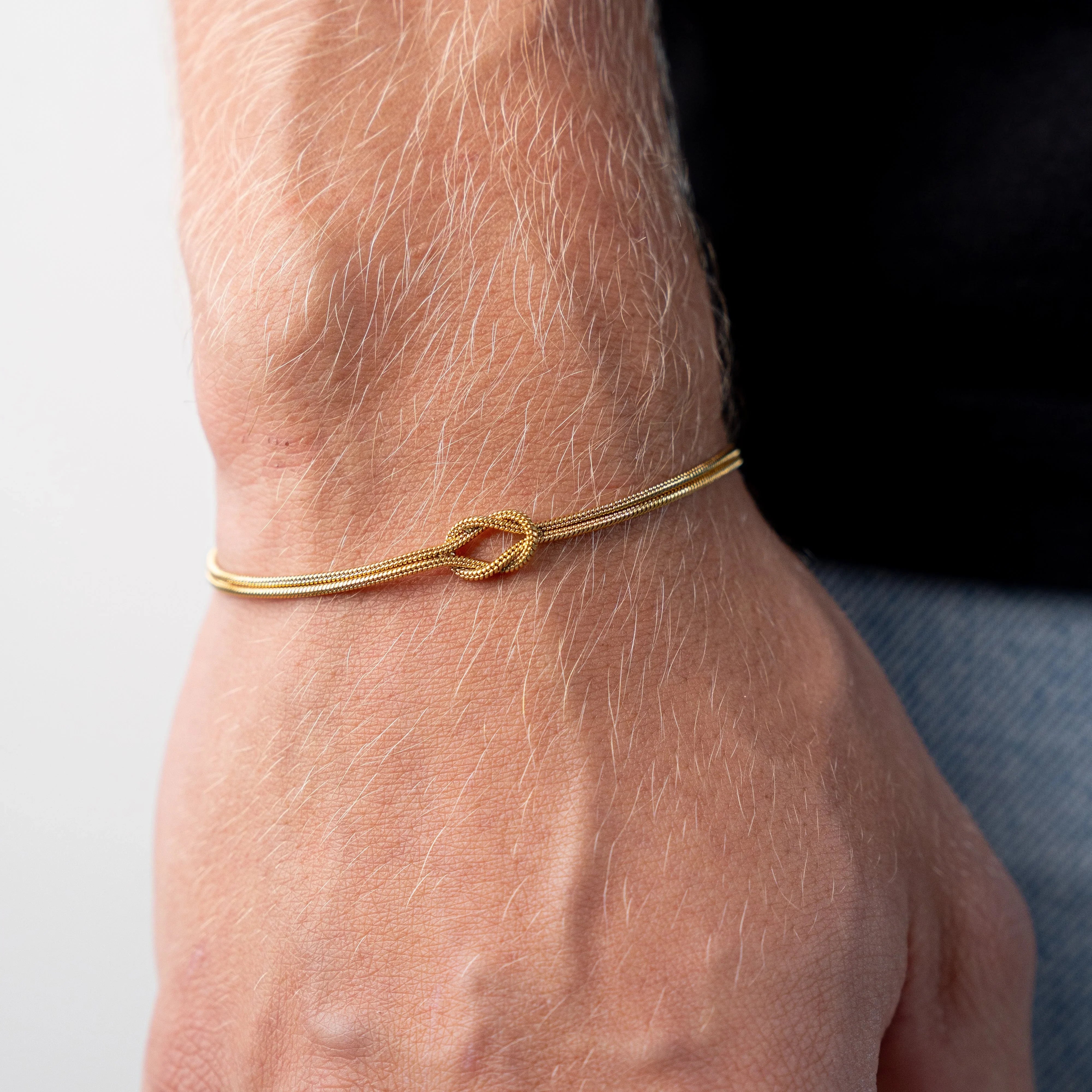 Bracelet homme fin 1.5mm doré | Design élégant et taille ajustable