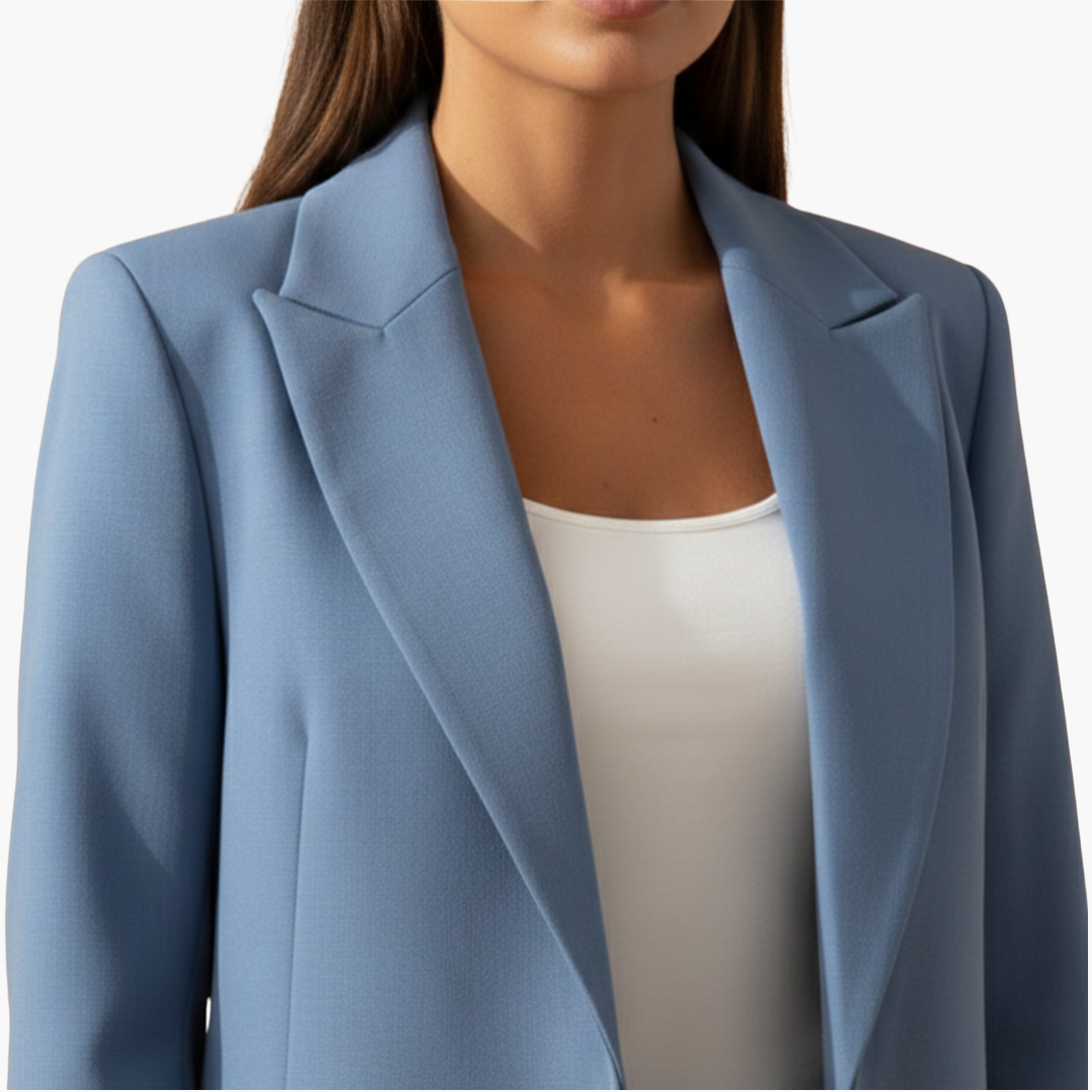 Completo Blazer e Pantaloni Donna con Rever a Lancia e Taglio Slim