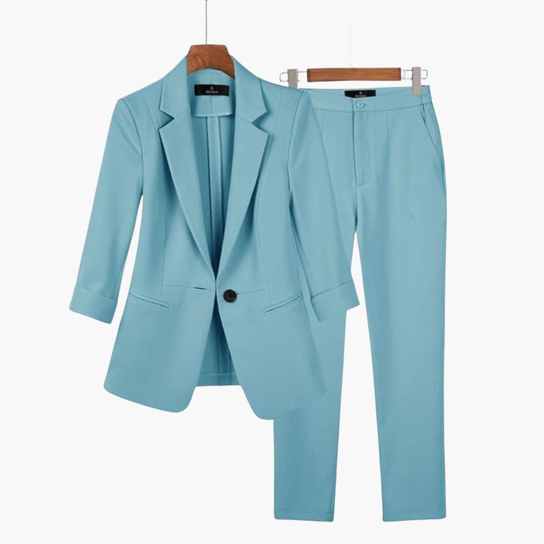 Ensemble bureau femme avec veste et pantalon ajusté
