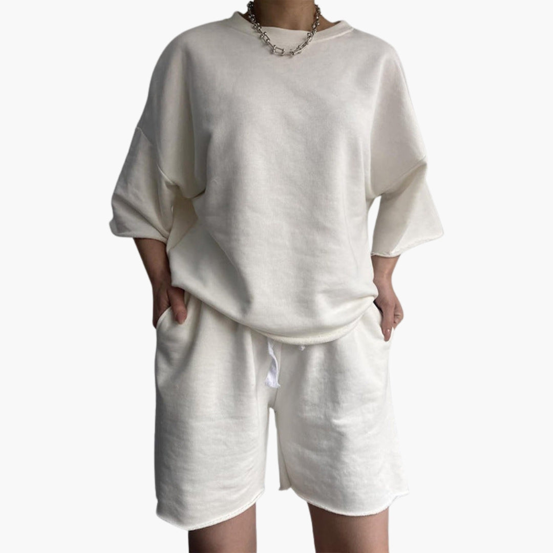 Completo sportivo donna con top corto e pantaloncini con coulisse
