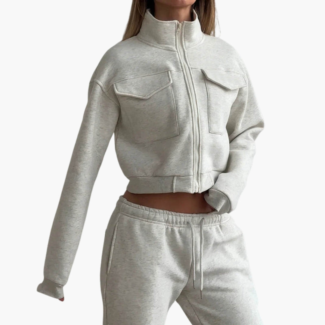 Completo relax donna con top con zip e pantaloni larghi