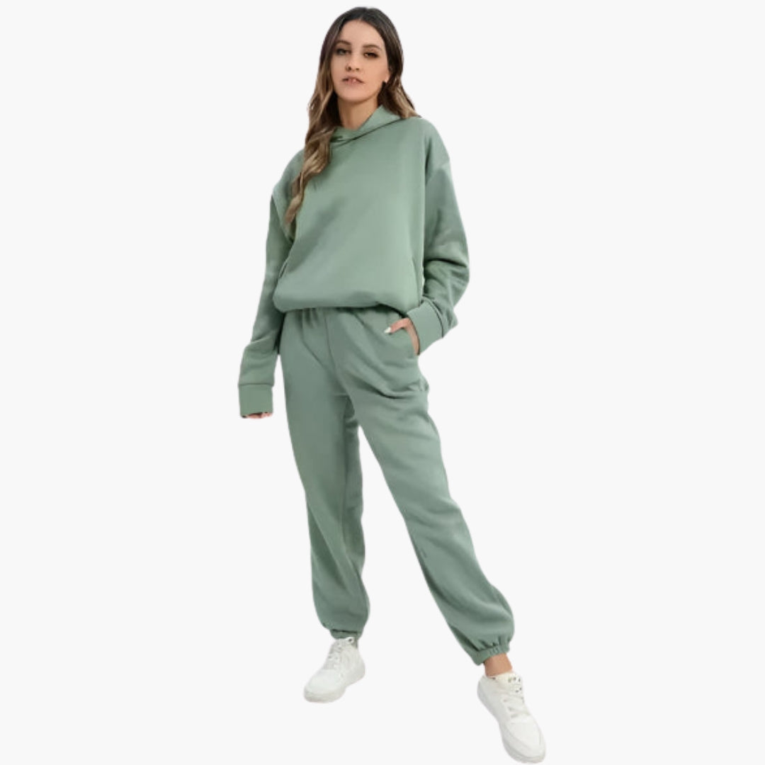 Ensemble détente femme avec sweat à capuche