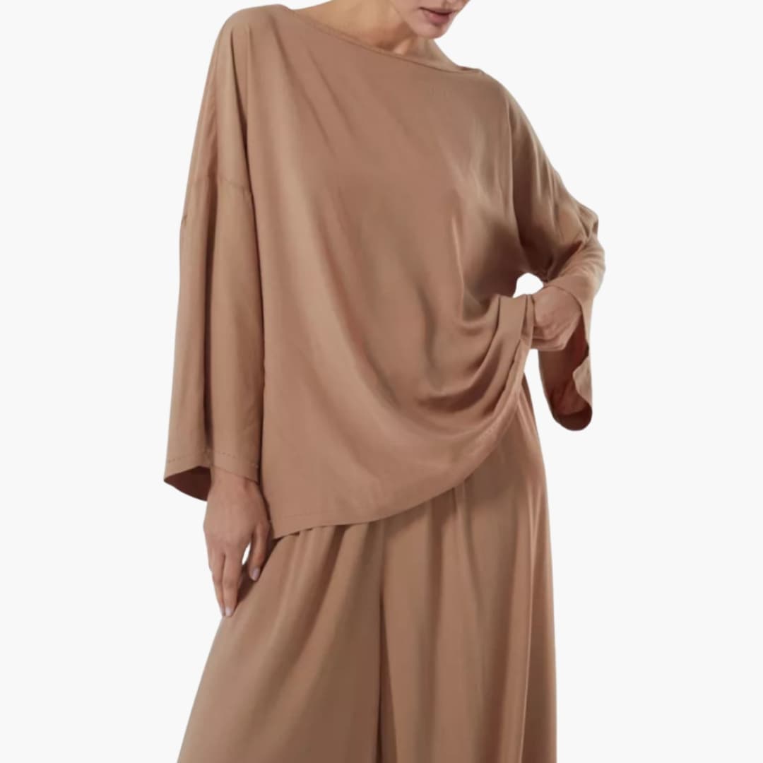 Ensemble deux pièces femme avec haut à manches longues et pantalon large