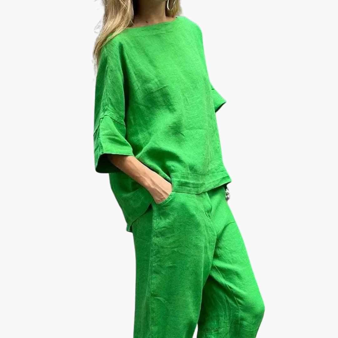 Ensemble deux pièces femme avec haut ample et pantalon droit