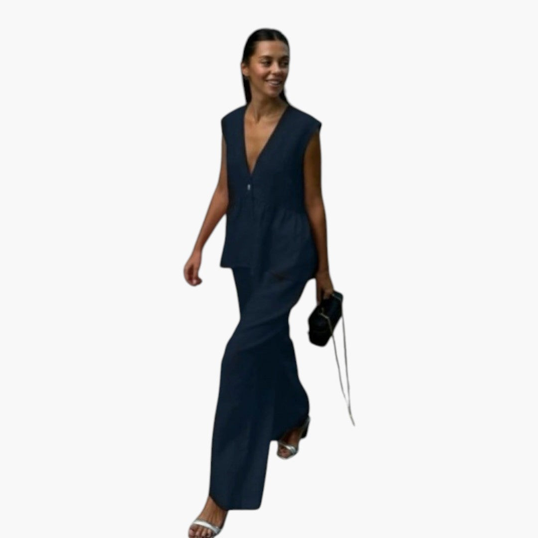 Completo estivo da donna con maglia a scollo a V profondo