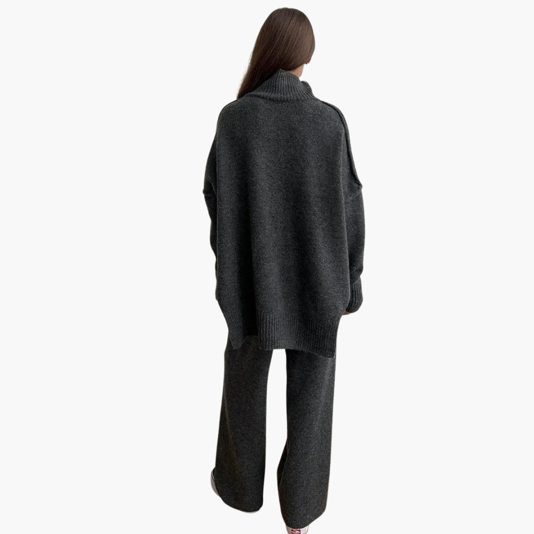 Ensemble femme en maille avec col roulé ample