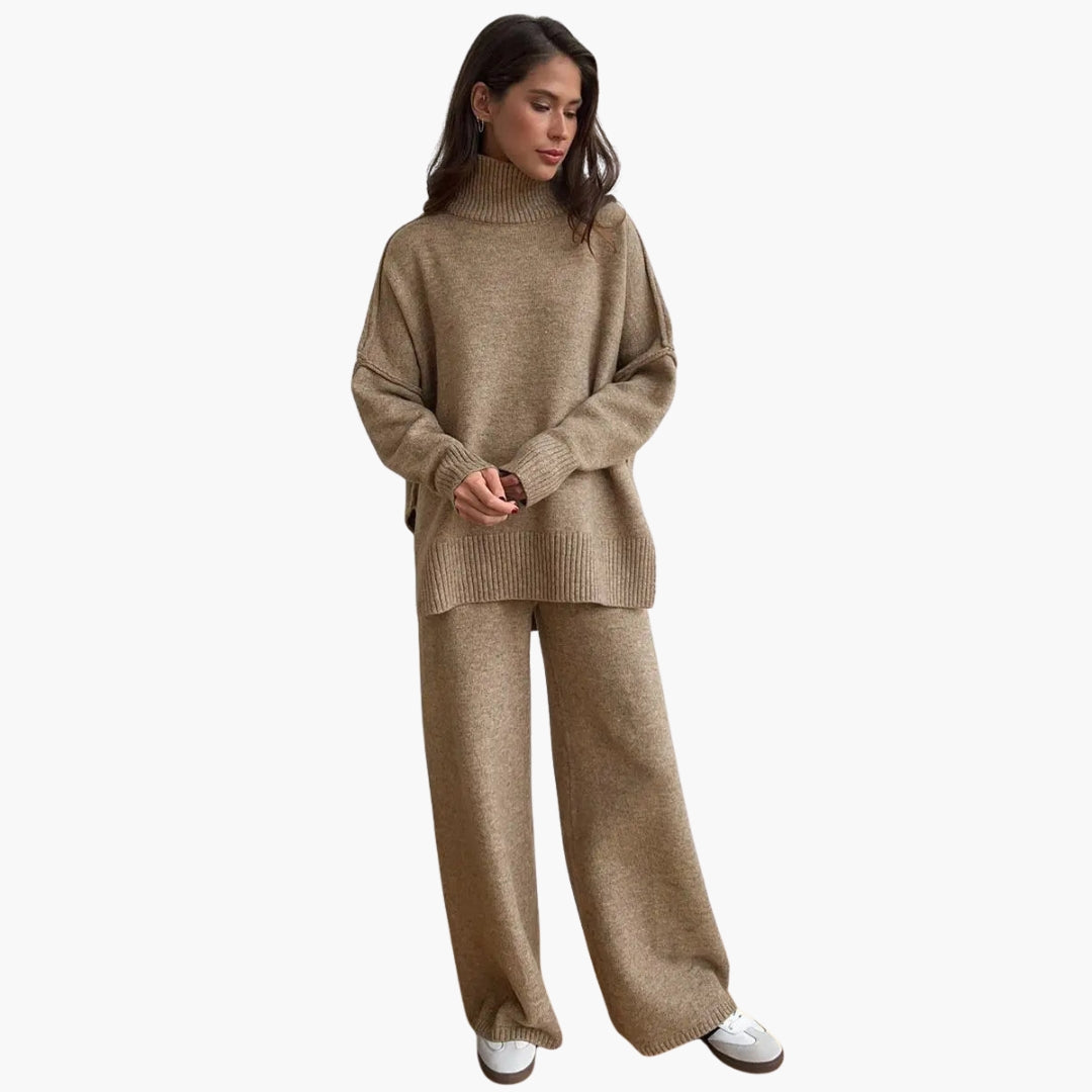 Ensemble femme en maille avec col roulé ample