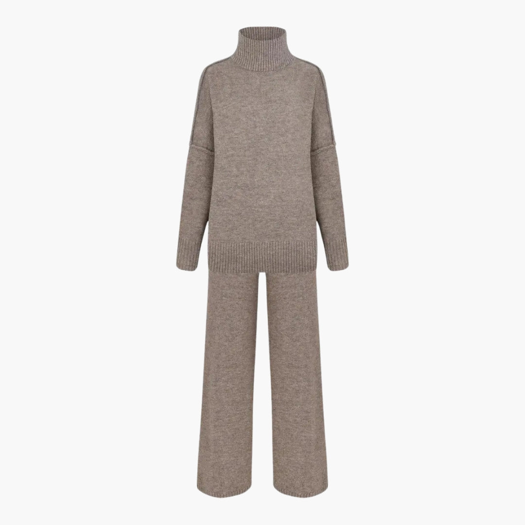 Ensemble femme en maille avec col roulé ample