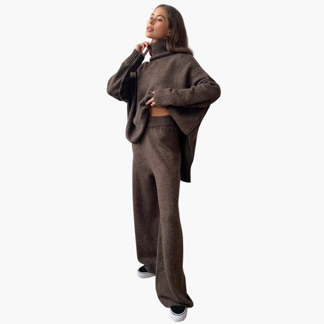 Ensemble femme en maille avec col roulé ample