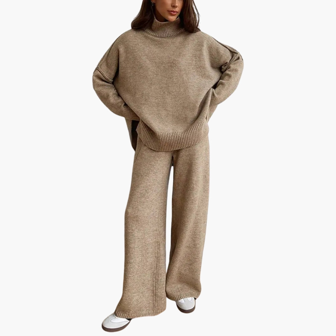 Ensemble femme en maille avec col roulé ample