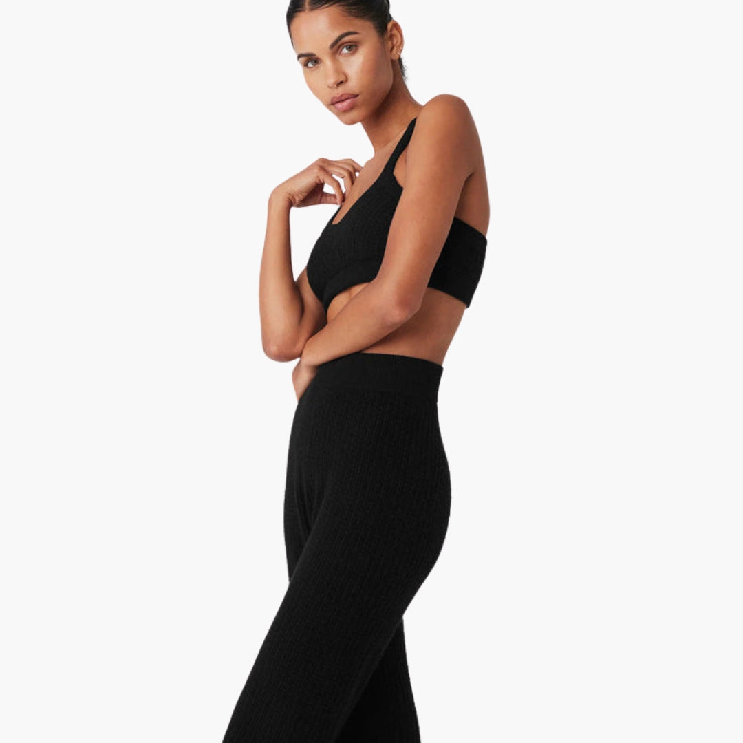 Ensemble femme en maille côtelée avec top court