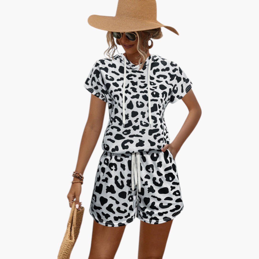Naisten eläinkuviollinen asukokonaisuus hupullisella svetarilla
