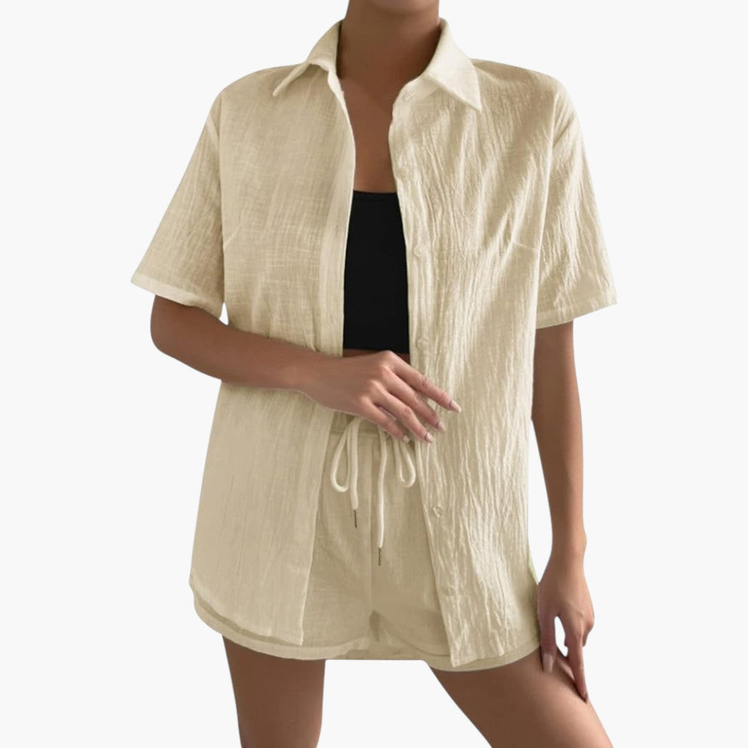 Completo donna con camicia leggera e pantaloncini