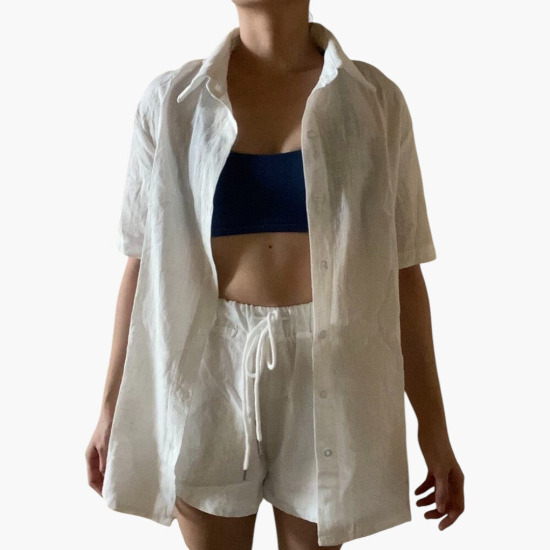 Completo donna con camicia leggera e pantaloncini