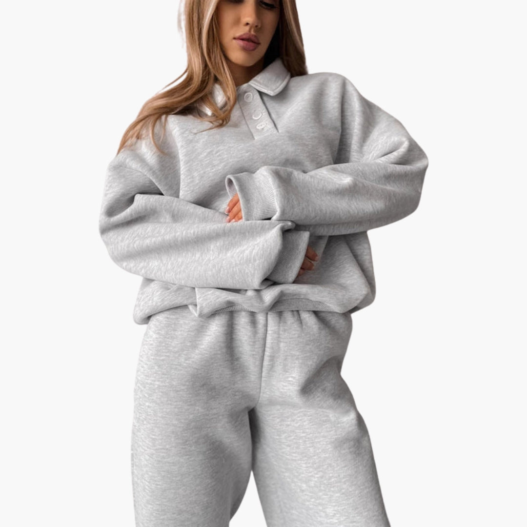 Completo in pile donna con maglia a collo alto polo e pantaloni larghi