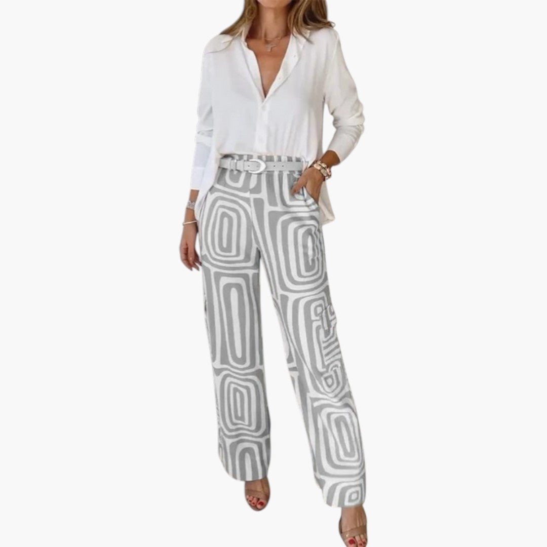 Damenensemble mit Bluse und Hose