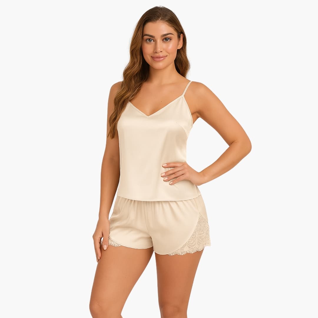 Ensemble pyjama femme en satin avec caraco et short