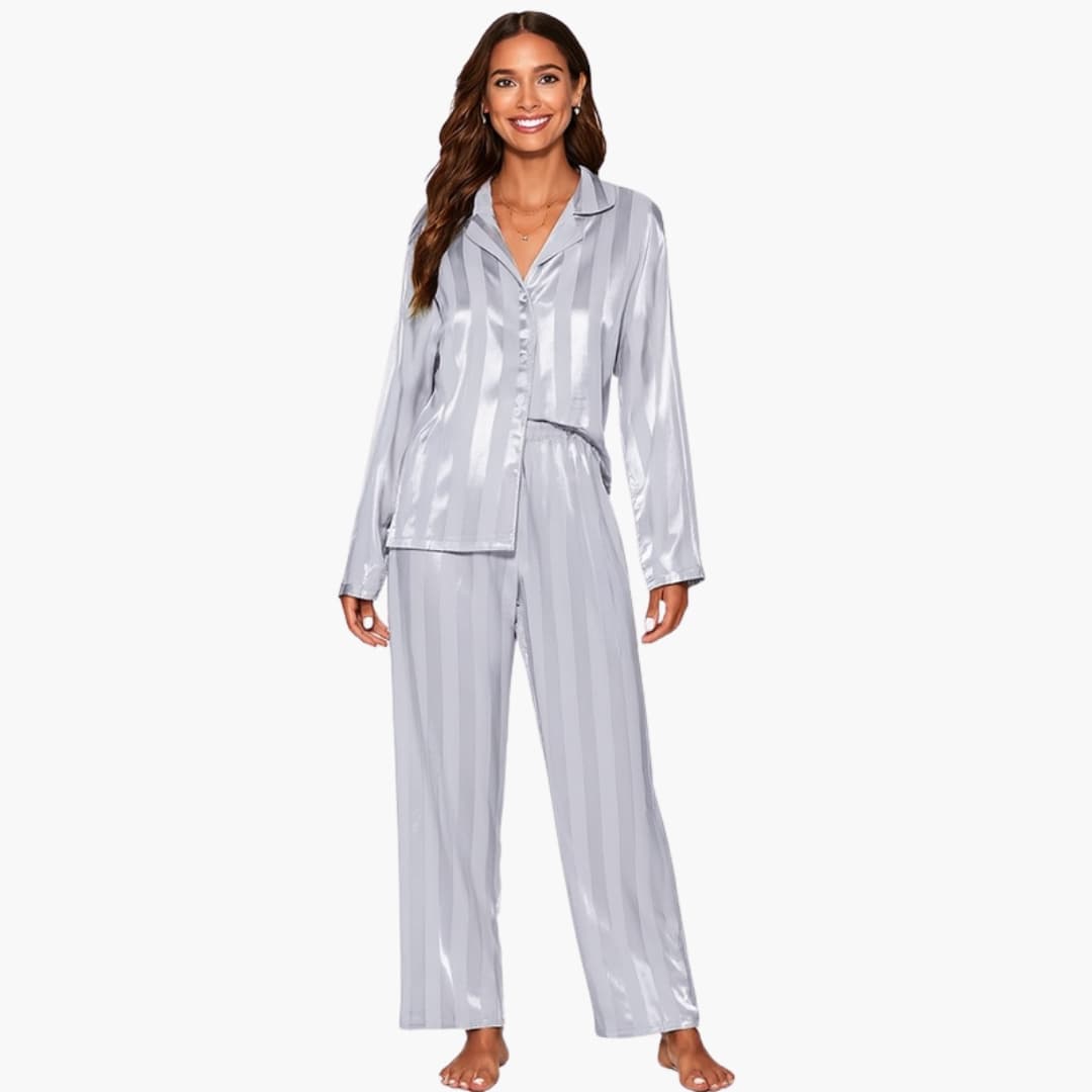 Ensemble pyjama femme en satin rayé avec chemise boutonnée et manches longues