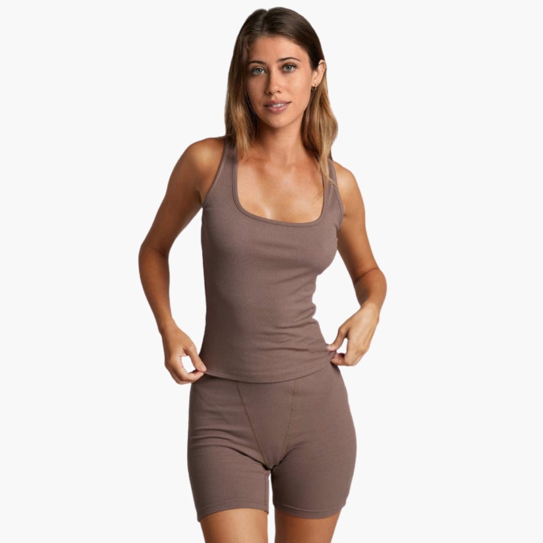 Women's loose fit sports set with elastic waistband