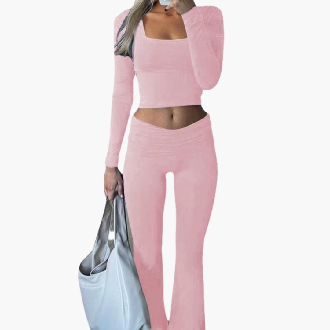 Completo sportivo donna con scollo quadrato e pantaloni larghi