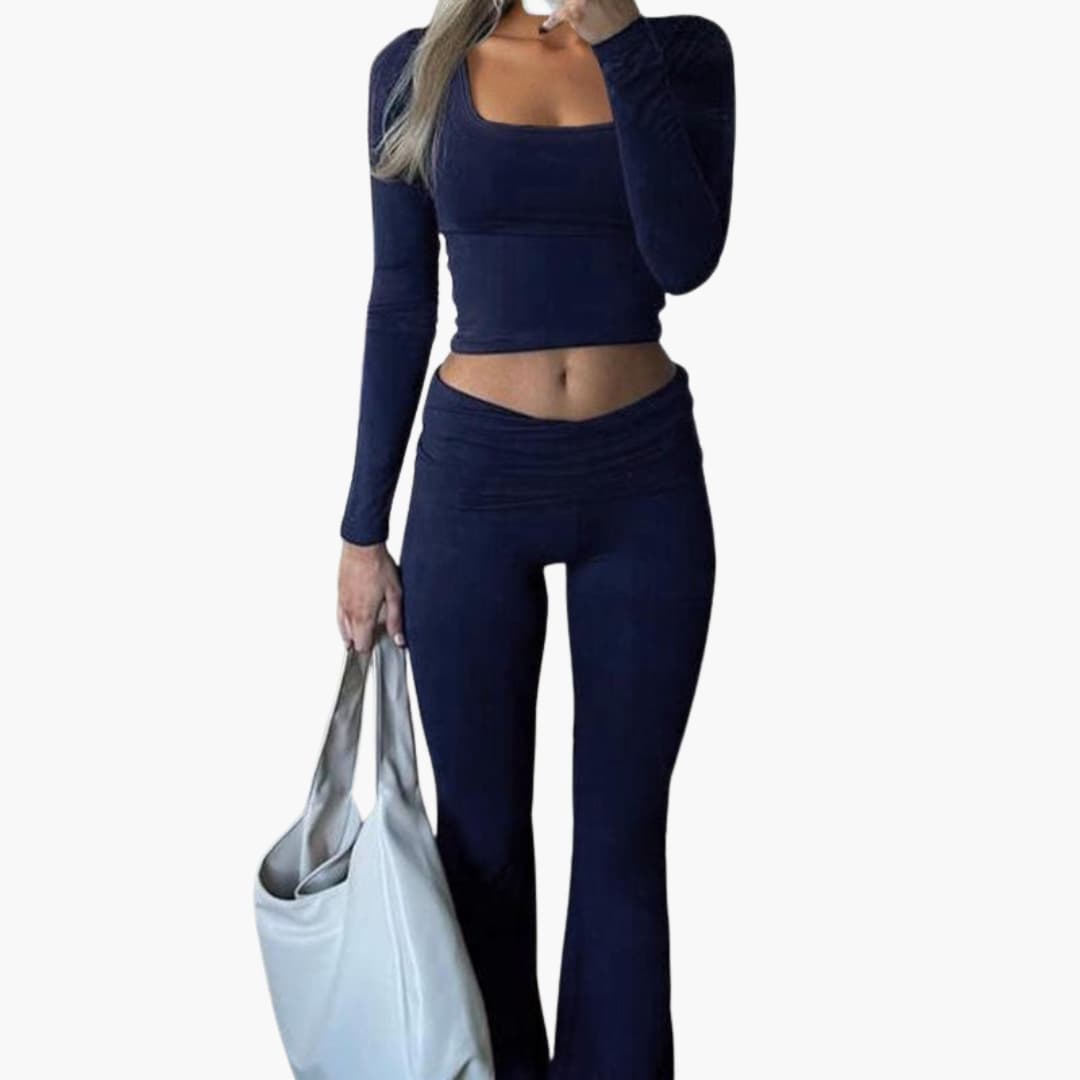Completo sportivo donna con scollo quadrato e pantaloni larghi