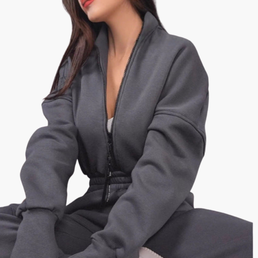 Women's zip-up hoodie set with side pockets