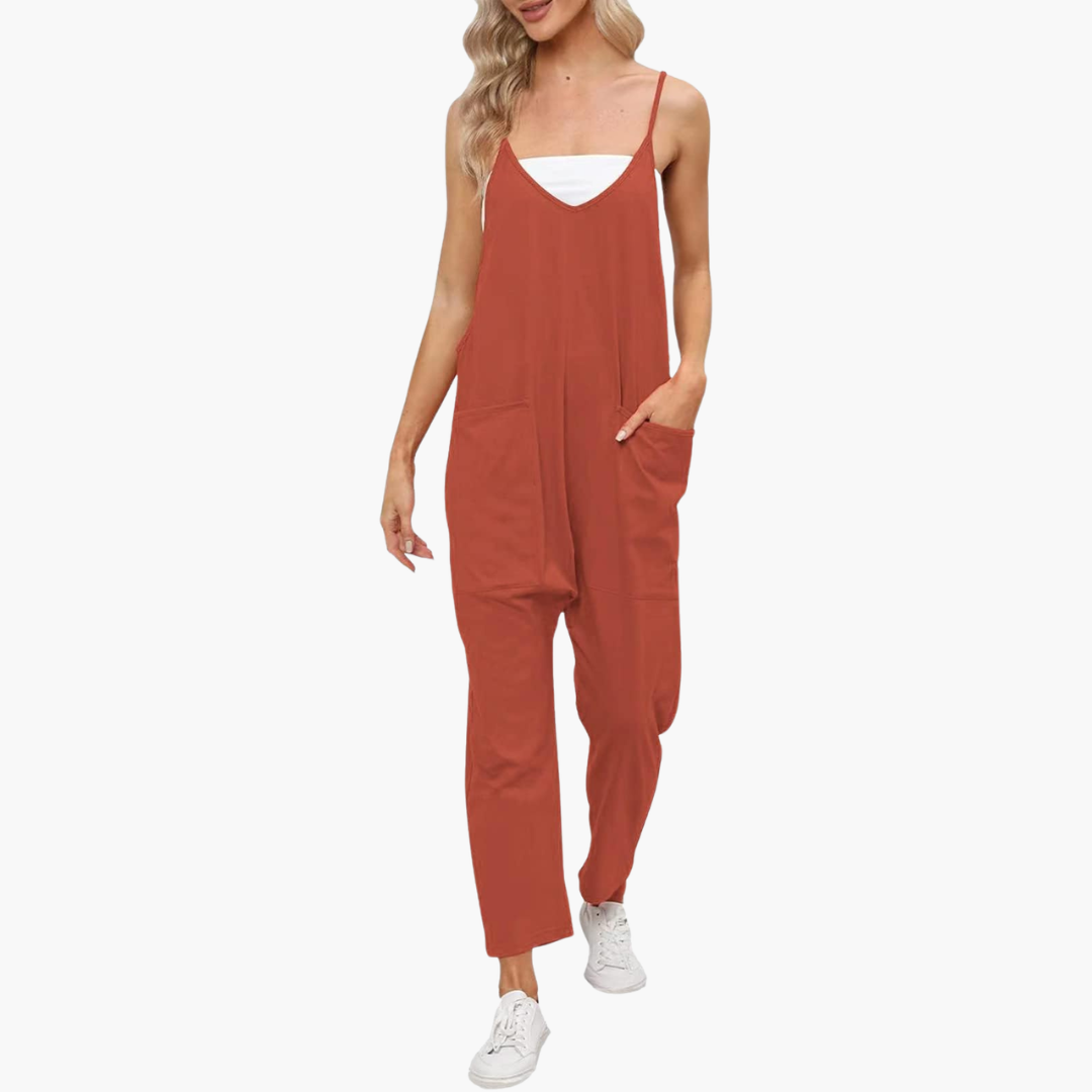 Women's jumpsuit with adjustable straps and wide legs