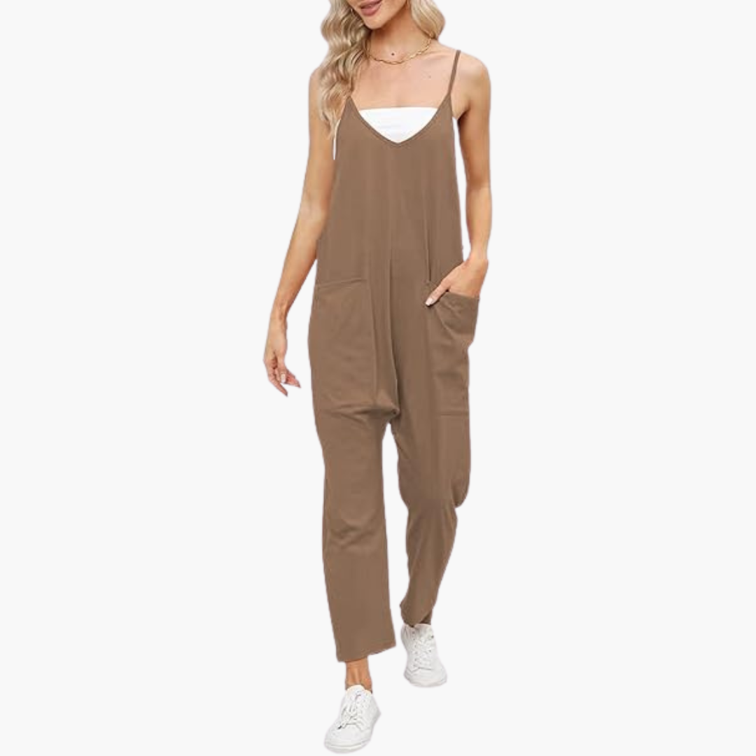 Women's jumpsuit with adjustable straps and wide legs